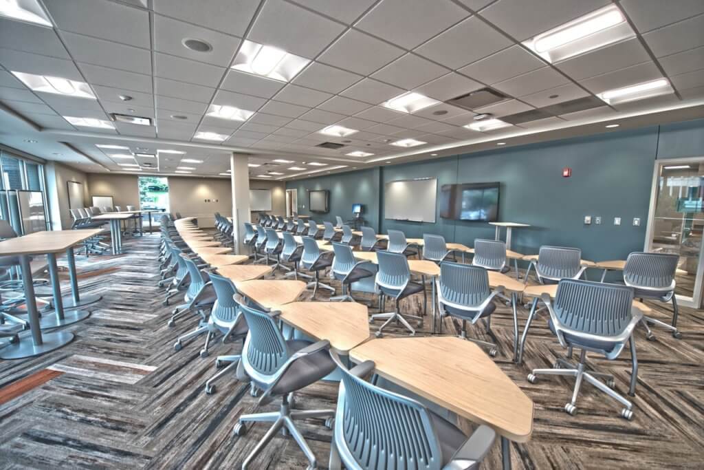 Meeting Room Rentals: 4 Things to Consider Before Booking