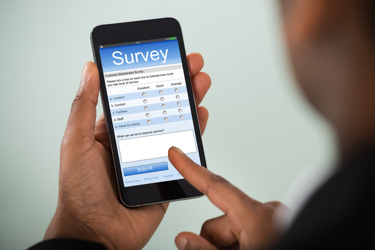 survey phone customer mobile satisfaction tools filling hotel sales businesswoman benchmark ethnocultural initiatives racism relations anti hotels