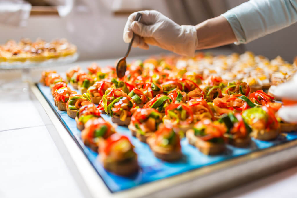 Out of Catering Advertising Ideas? Time to Try These 4 Fresh Ideas
